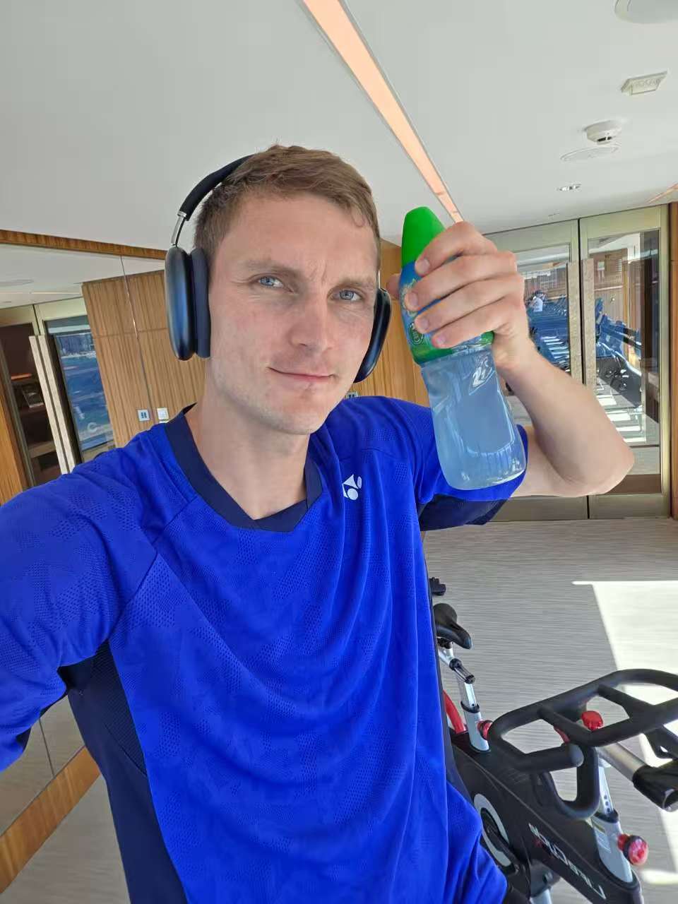 Viktor Axelsen with let's go